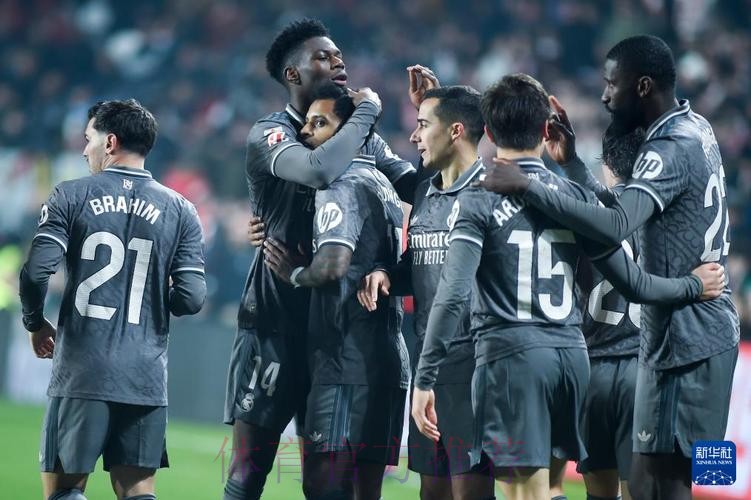 巴列卡诺门将:维尼修斯说要和我碰碰 我会给他拥抱 巴列卡诺门将:维尼修斯说要和我碰碰 我会给他拥抱